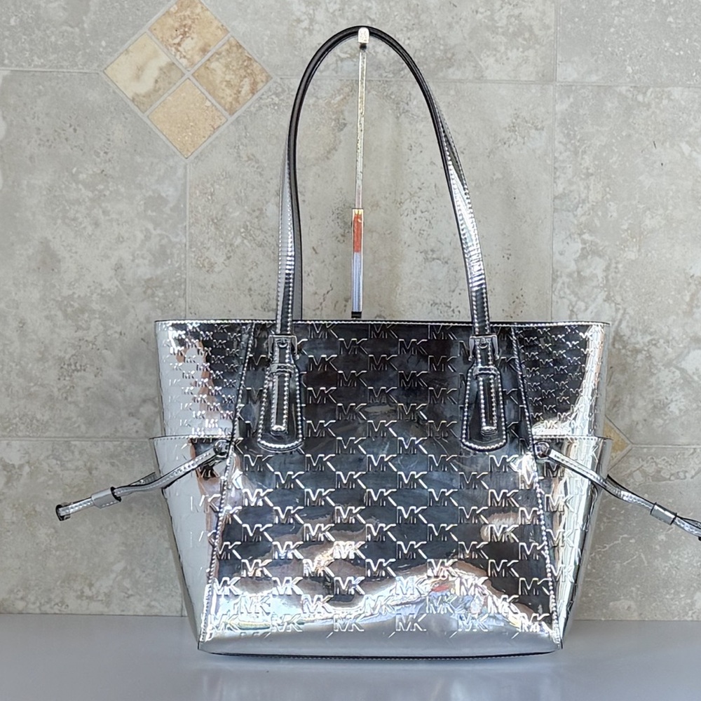 Michael Kors Voyager LG Mirror Metallic Tote Bag MK Silver - Picture 2 of 13